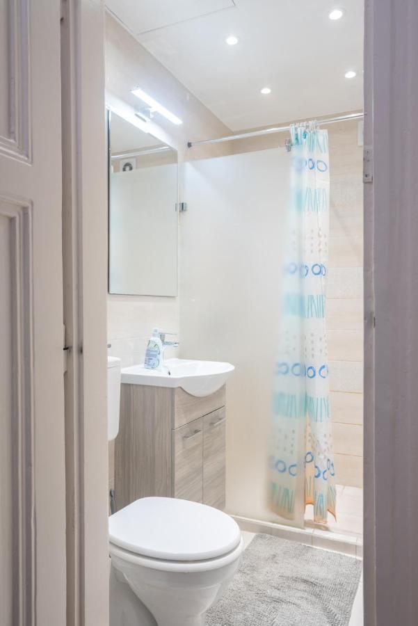 Apartamento Cozy & Quiet Near Kiraly Street Free Parking, Ac, Perfect For 4 Guests! *