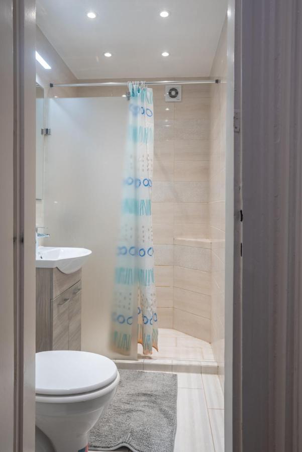 Cozy & Quiet Near Kiraly Street Free Parking, Ac, Perfect For 4 Guests! Apartamento *